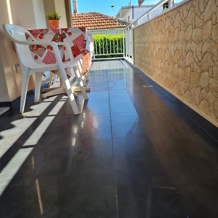 Dimitris Apartments Nea Plagia Dış mekan fotoğraf